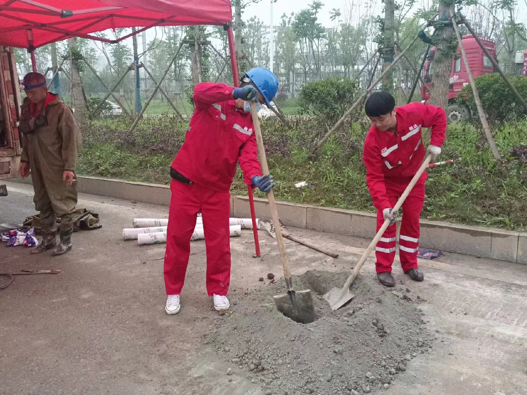 泸西管道疏通哪家好】及时进行市政管道清淤